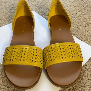 Yellow Andiano  flat sandals